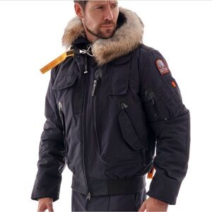 Parajumpers Black Jacket with removable Fur Trim
Mint condition
